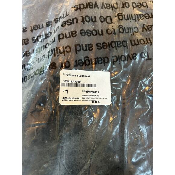 Subaru 2011 Legacy Floor Matt's NEW - Picture 2 of 3